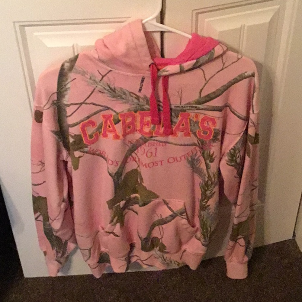 Cabelas Sweatshirt